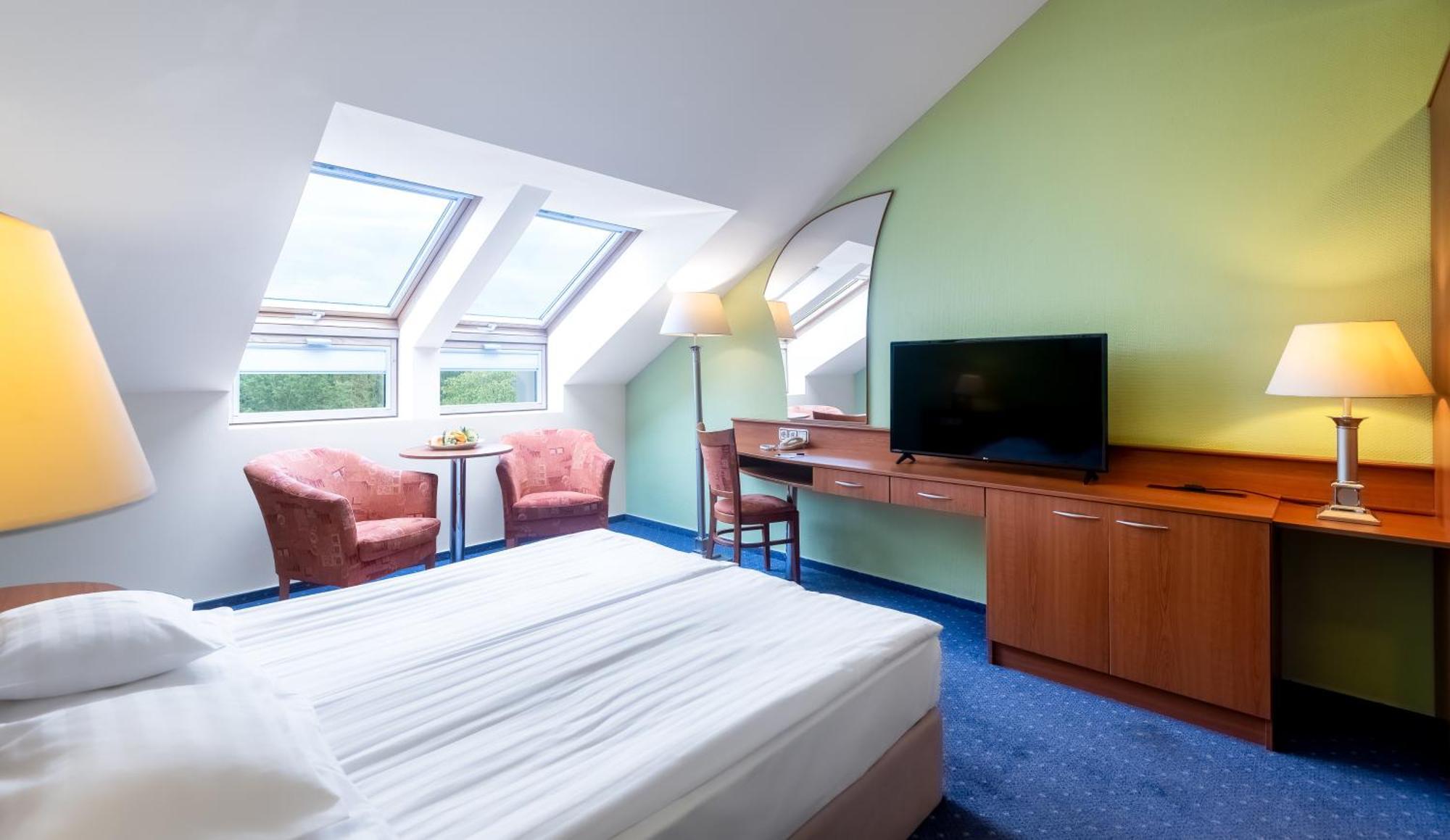 Aquarell Hotel Cegled Ngoại thất bức ảnh