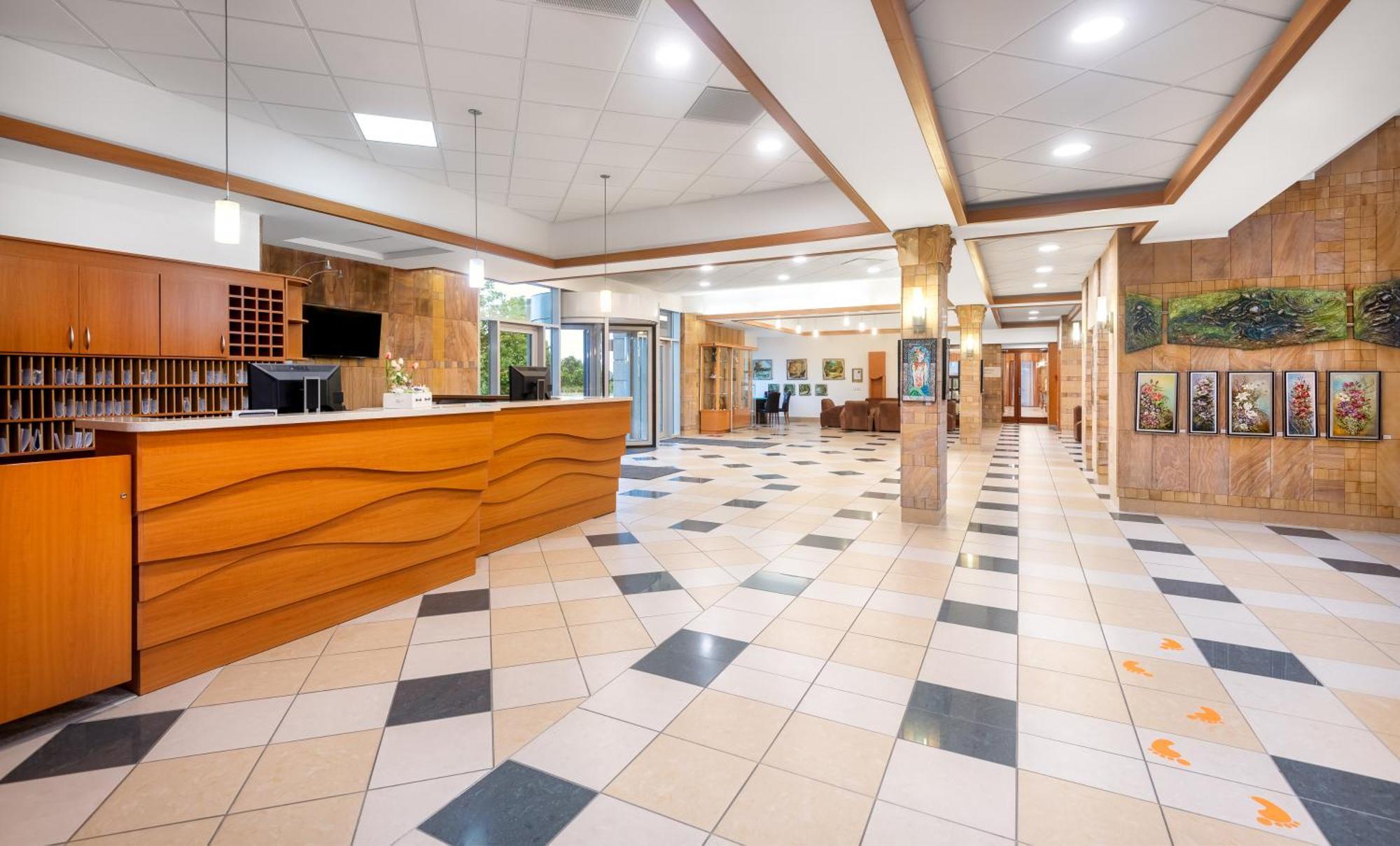 Aquarell Hotel Cegled Ngoại thất bức ảnh