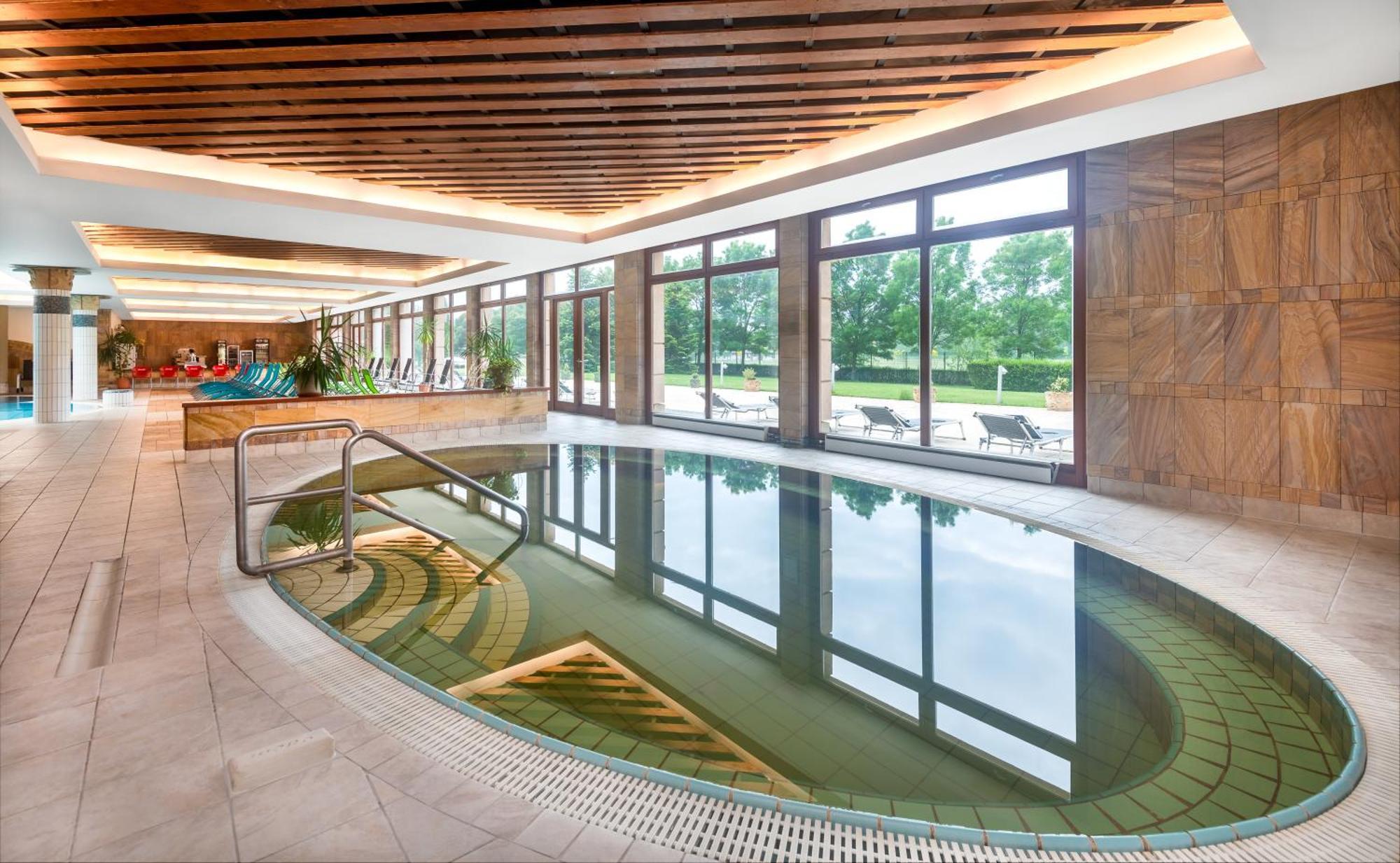 Aquarell Hotel Cegled Ngoại thất bức ảnh