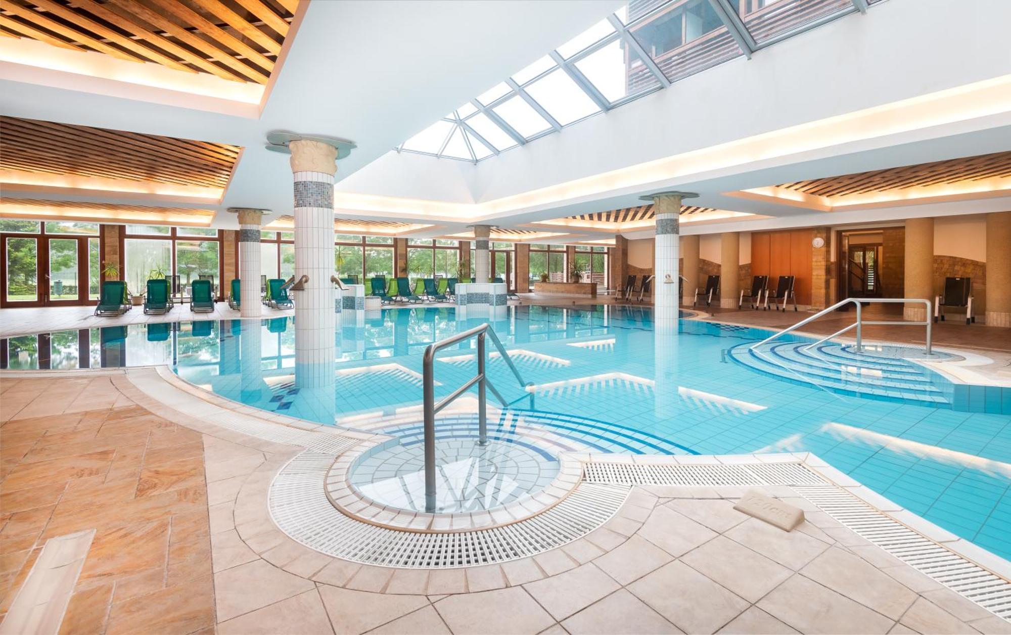 Aquarell Hotel Cegled Ngoại thất bức ảnh