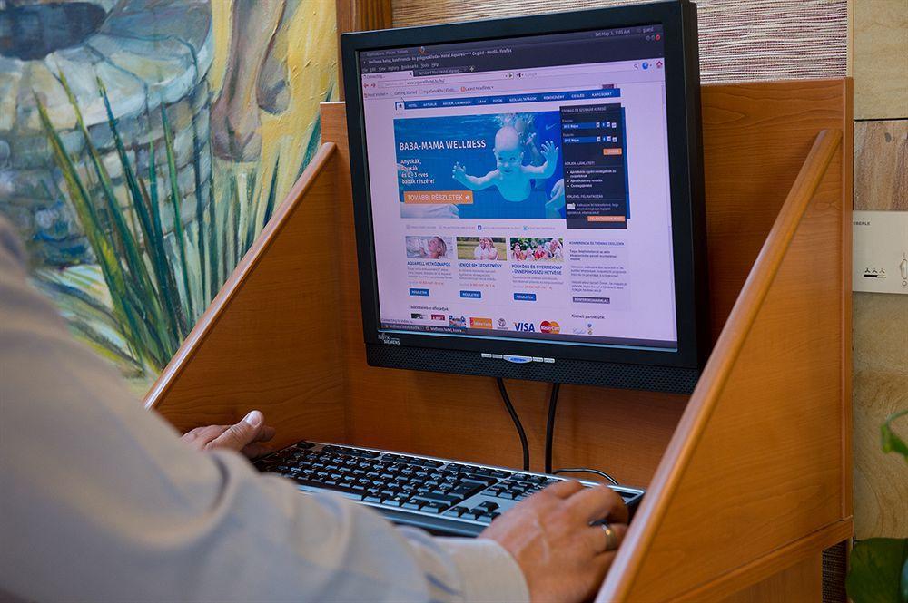Aquarell Hotel Cegled Ngoại thất bức ảnh