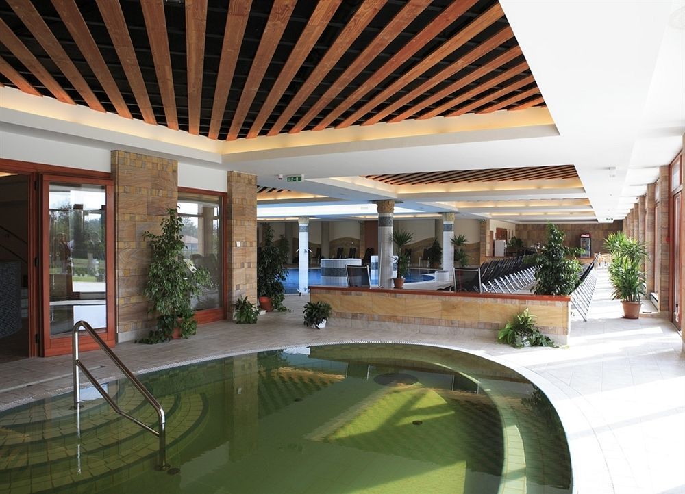 Aquarell Hotel Cegled Ngoại thất bức ảnh